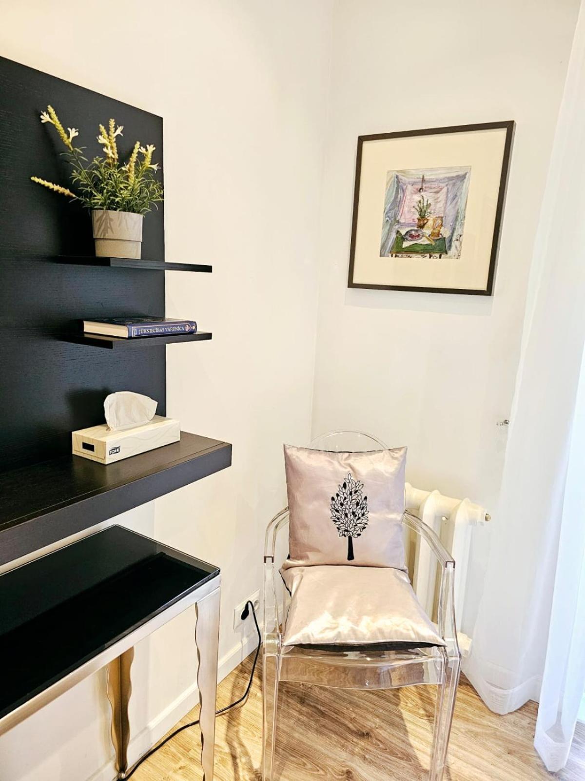 Modern 2 Bedroom In The Centre *
